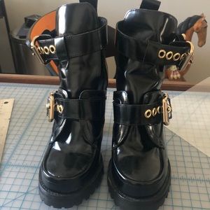 Jeffrey Campbell buckle patent like new wore once.